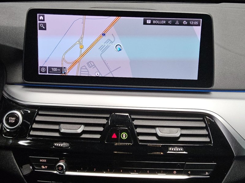 BMW 530e Touring automatik • ACC • koža — 7