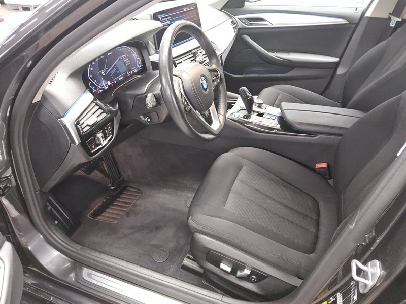 BMW 530e Touring automatik • ACC • koža — 8