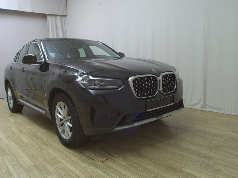 BMW X4 xDrive20d automatik • koža • Full LED — 3