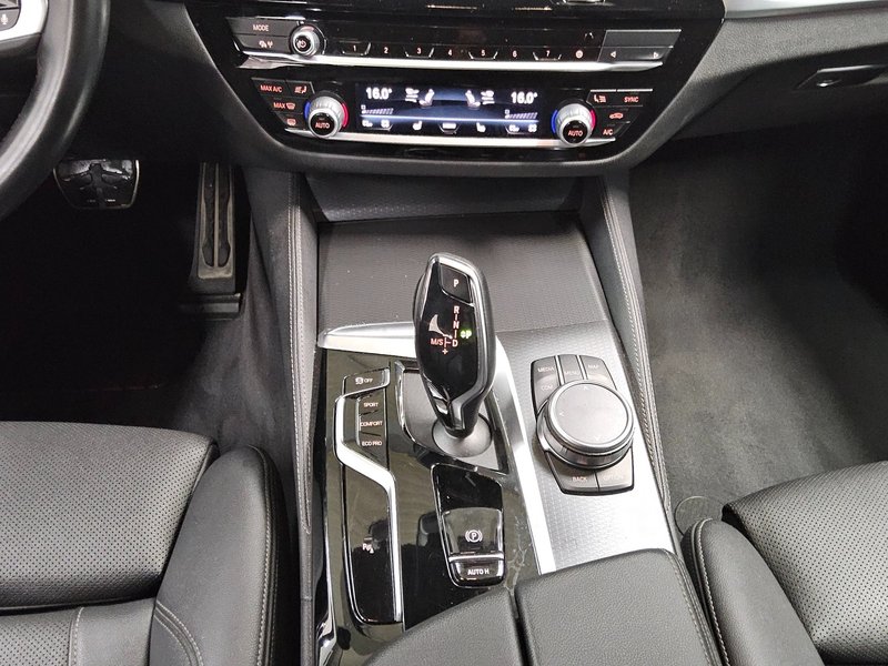 BMW 520d Touring automatik M Sport • ACC • LED — 6