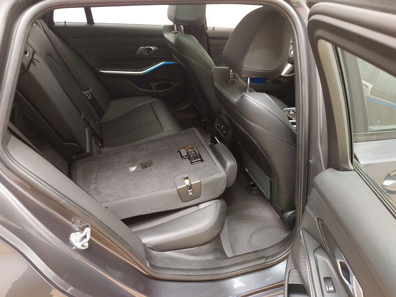 BMW 330e Touring Sport Line automatik • ACC • Full LED — 11