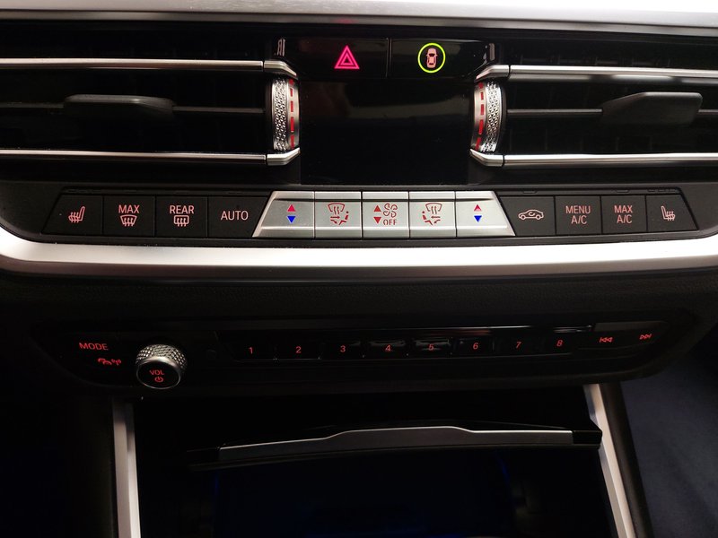 BMW 330e Touring Sport Line automatik • ACC • Full LED — 15