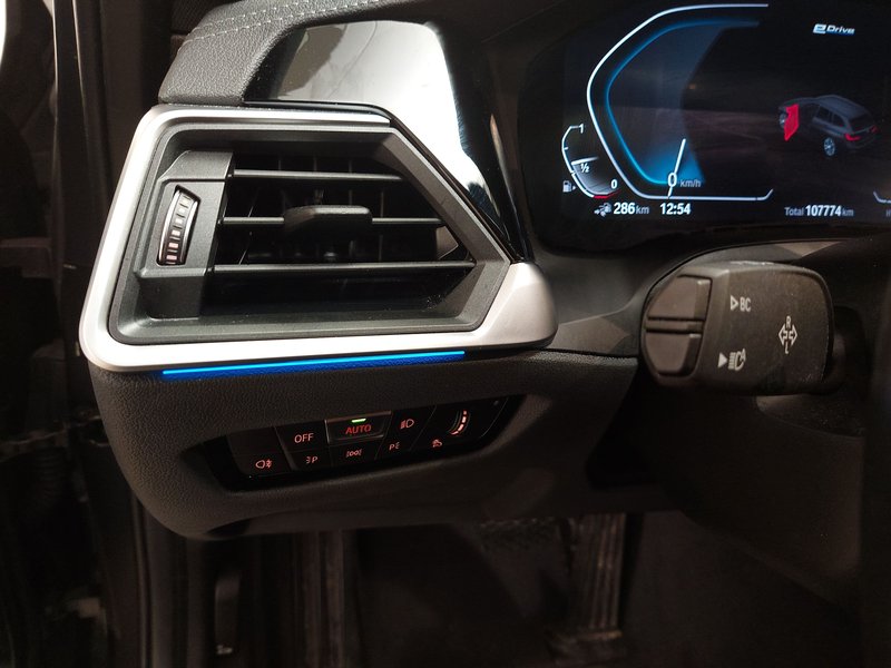 BMW 330e Touring Sport Line automatik • ACC • Full LED — 7