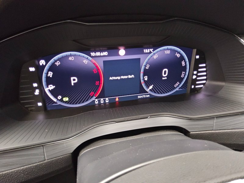 Škoda Superb Kombi 2.0 TDI automatik Ambition • ACC • Full LED — 10
