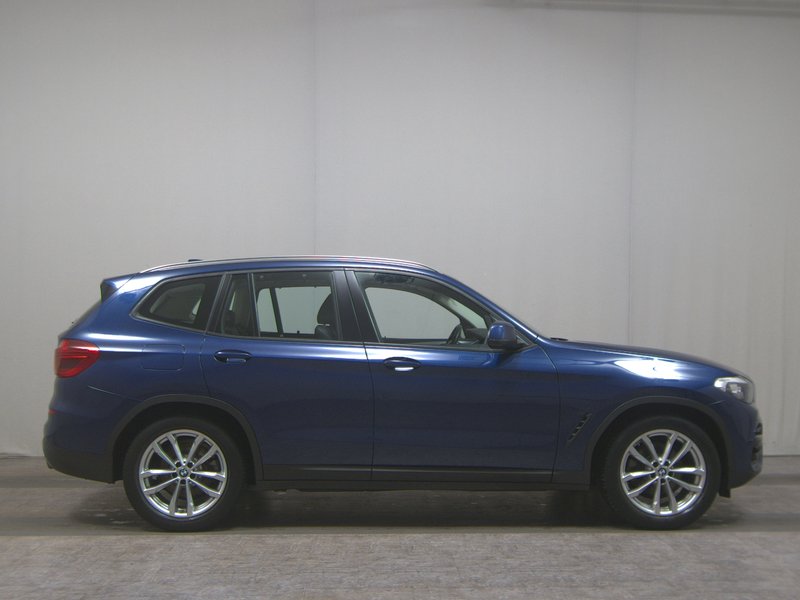 BMW X3 xDrive20i automatik Advantage • Full LED