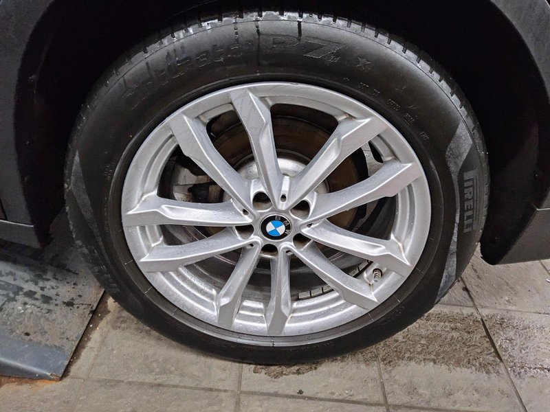 BMW X3 xDrive20i automatik Advantage • Full LED — 10