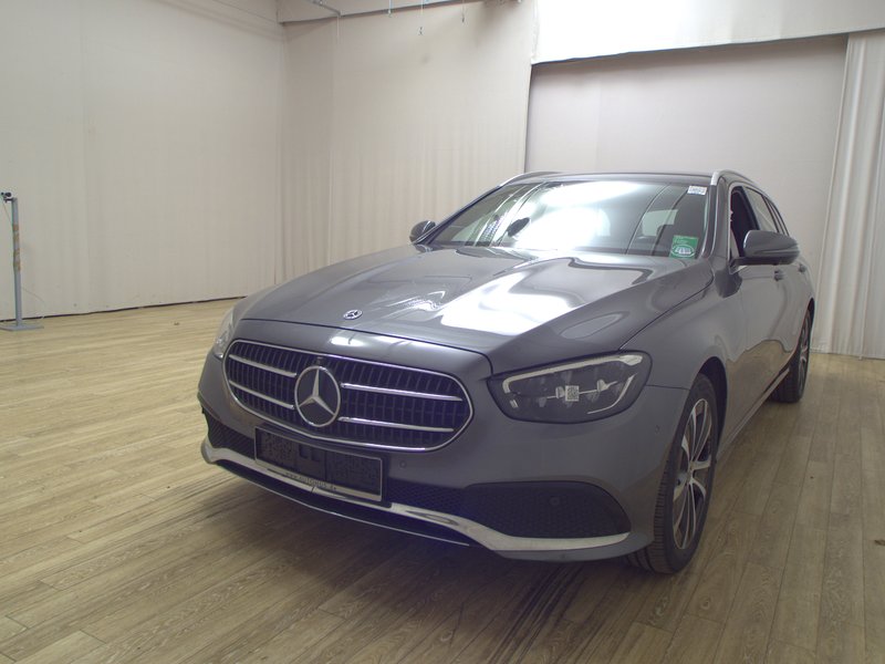 Mercedes-Benz E 300 de karavan automatik Avantgarde • 360° kamera • LED — 2