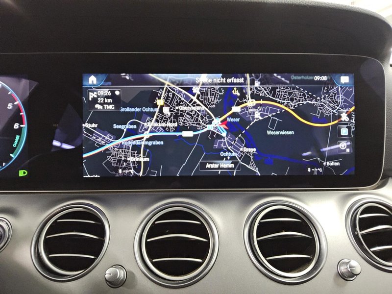 Mercedes-Benz E 300 de karavan automatik Avantgarde • 360° kamera • LED — 7