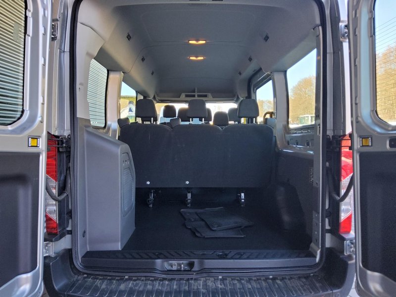 Ford Transit 2.0 TDCi FT 330 L2H2 • automatska klima • kamera — 11