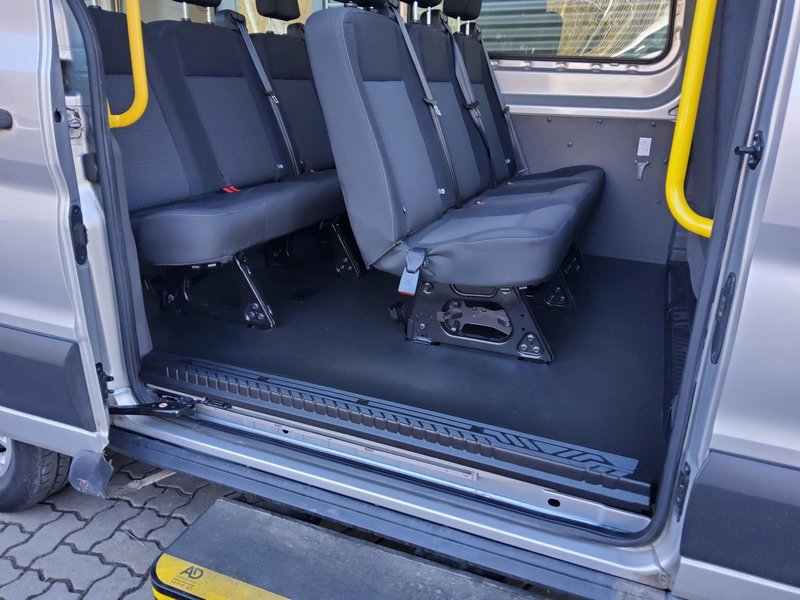 Ford Transit 2.0 TDCi FT 330 L2H2 • automatska klima • kamera — 12