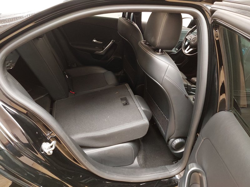 Mercedes-Benz A 250 e Progressive automatik • Full LED • digitalni instrumenti — 11