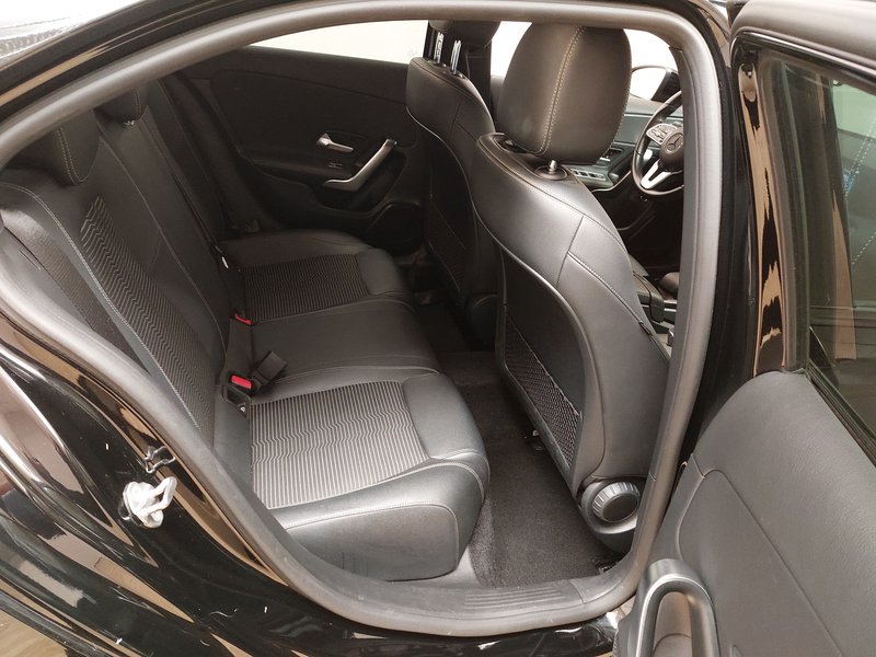 Mercedes-Benz A 250 e Progressive automatik • Full LED • digitalni instrumenti — 12