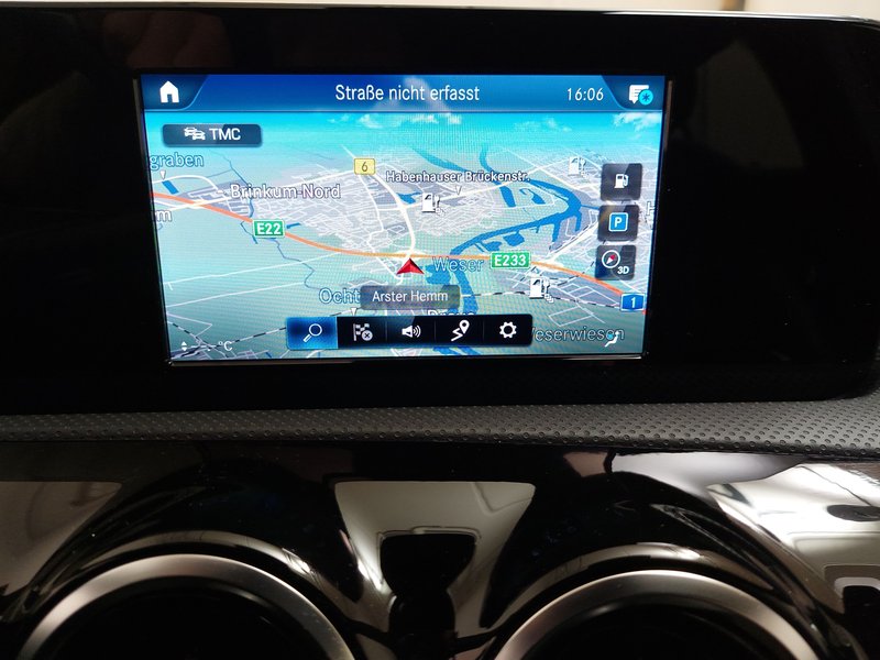 Mercedes-Benz A 250 e Progressive automatik • Full LED • digitalni instrumenti — 18