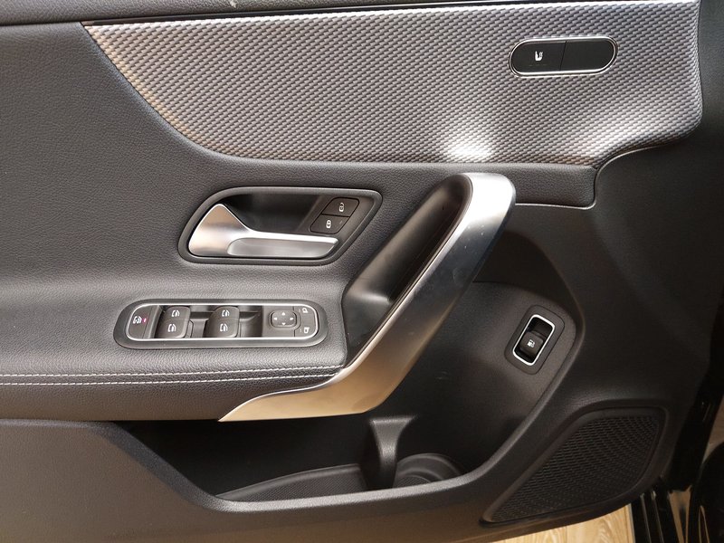Mercedes-Benz A 250 e Progressive automatik • Full LED • digitalni instrumenti — 5