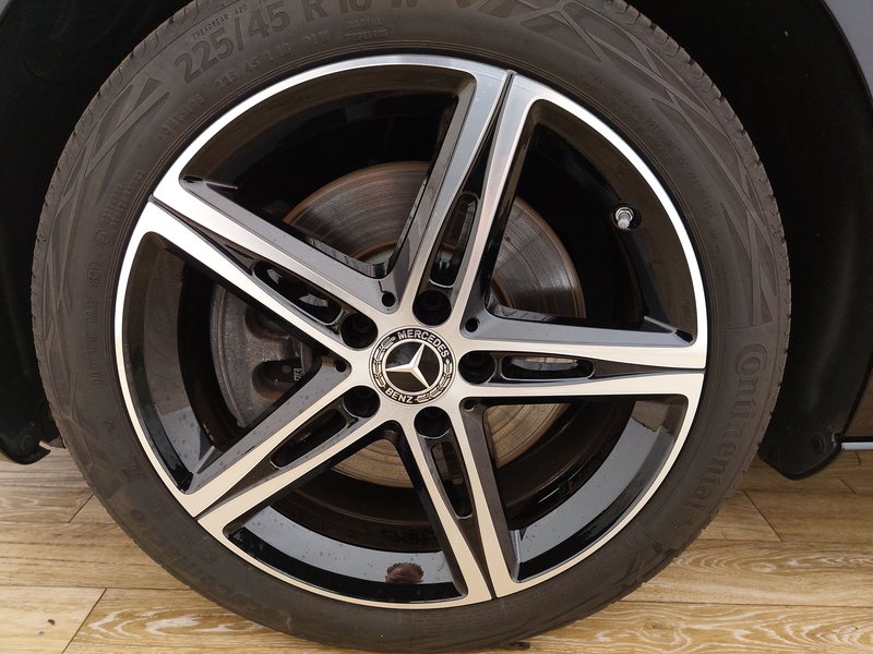Mercedes-Benz A 250 e Progressive automatik • Full LED • digitalni instrumenti — 8