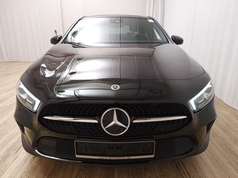Mercedes-Benz A 250 e Progressive automatik • Full LED • digitalni instrumenti — 9