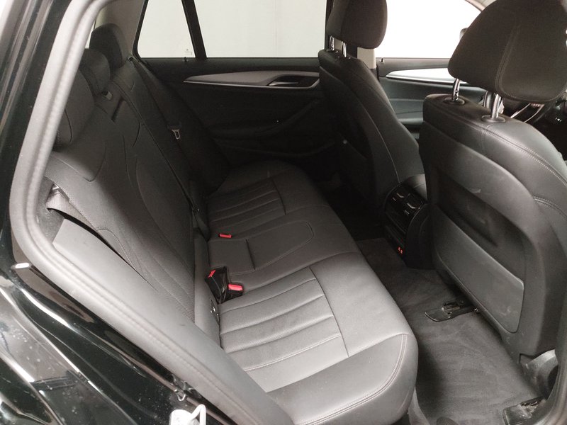 BMW 530e Touring • panorama • zračno ogibanje — 12