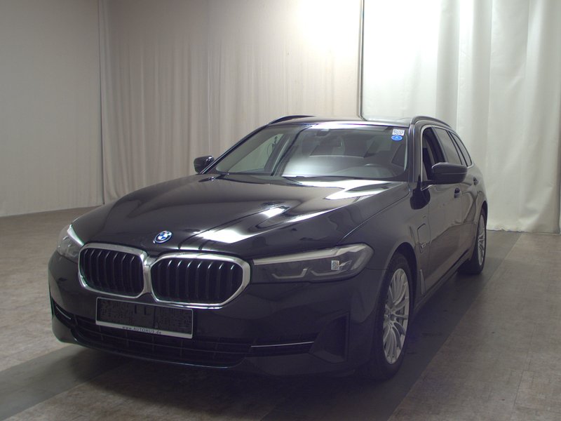 BMW 530e Touring • panorama • zračno ogibanje — 2
