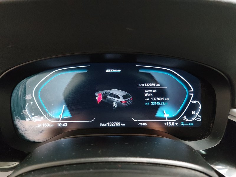 BMW 530e Touring • panorama • zračno ogibanje — 22