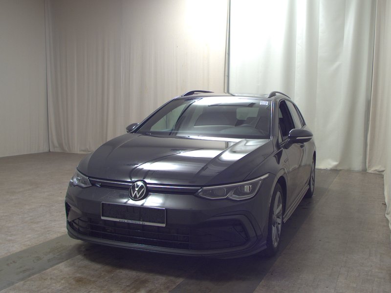 Volkswagen Golf 8 Variant 2.0 TDI R-Line automatik • bežično punjenje • Full LED — 2
