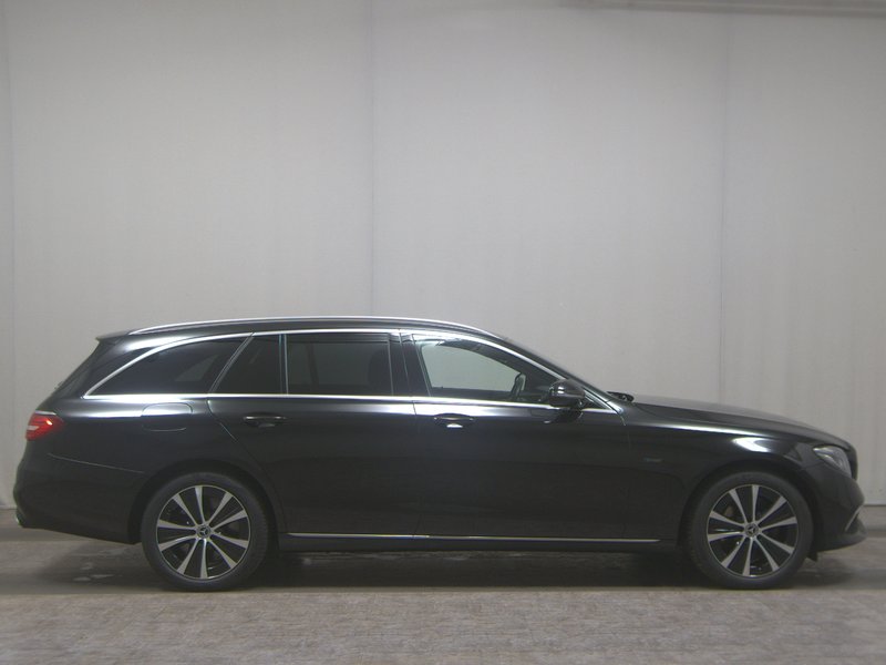 Mercedes-Benz E 300 de karavan automatik Avantgarde • panorama • ACC