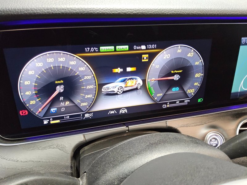 Mercedes-Benz E 300 de karavan automatik Avantgarde • panorama • ACC — 10