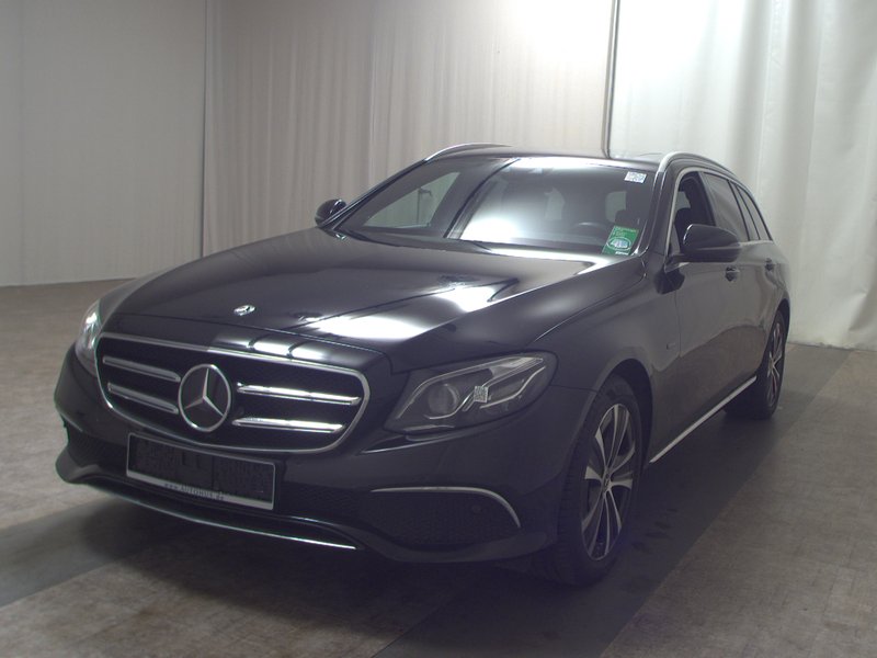 Mercedes-Benz E 300 de karavan automatik Avantgarde • panorama • ACC — 2