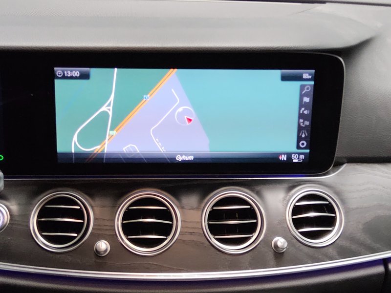 Mercedes-Benz E 300 de karavan automatik Avantgarde • panorama • ACC — 7