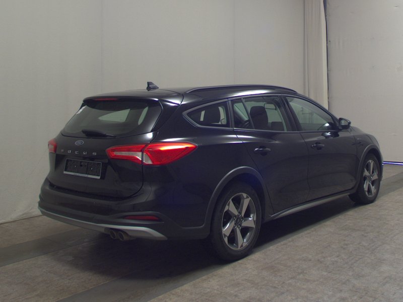 Ford Focus Turnier 1.5 EcoBlue Active automatik • LED • navigacija — 4