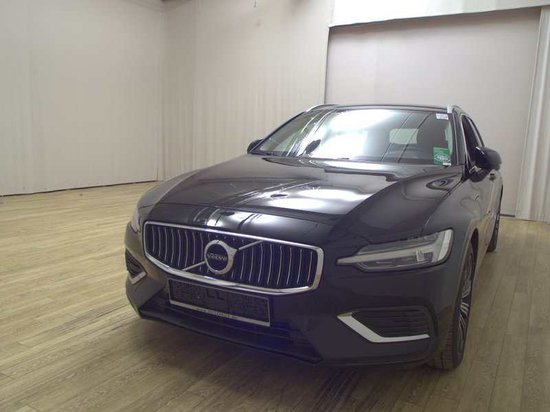 Volvo V60 T6 AWD Inscription automatik • AHK • Full LED — 2