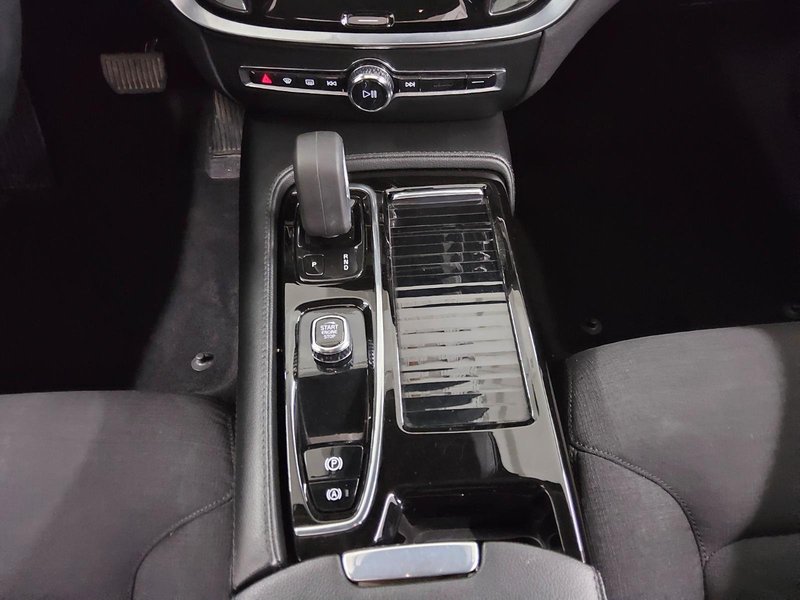 Volvo V60 T6 AWD Inscription automatik • AHK • Full LED — 6