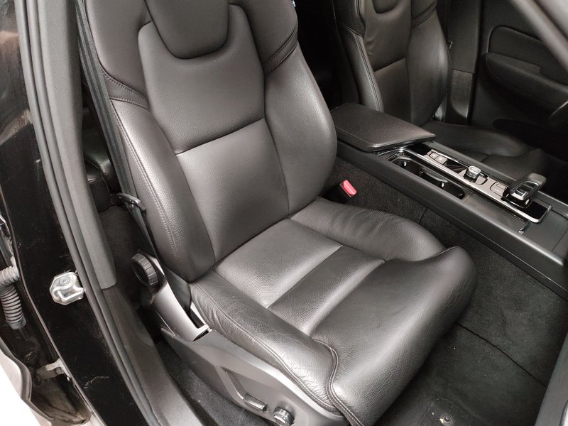 Volvo XC60 B4 Momentum Pro automatik • 360° kamera — 12