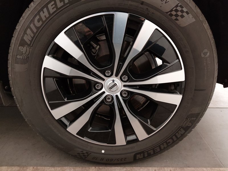 Volvo XC60 B4 Momentum Pro automatik • 360° kamera — 14