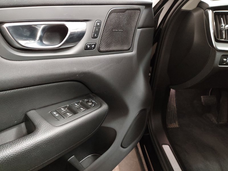 Volvo XC60 B4 Momentum Pro automatik • 360° kamera — 5