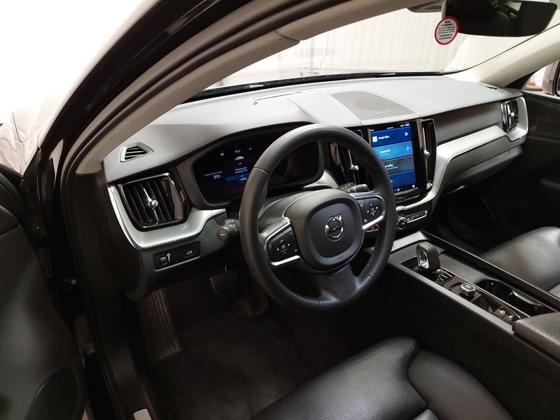 Volvo XC60 B4 Momentum Pro automatik • 360° kamera — 6