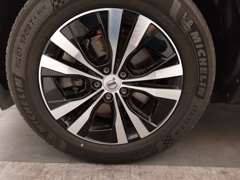 Volvo XC60 B4 Momentum Pro automatik • 360° kamera — 9