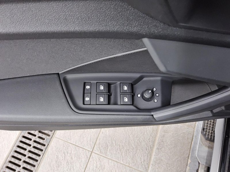 Audi A3 Sportback 30 TDI automatik S line • digitalni instrumenti — 10