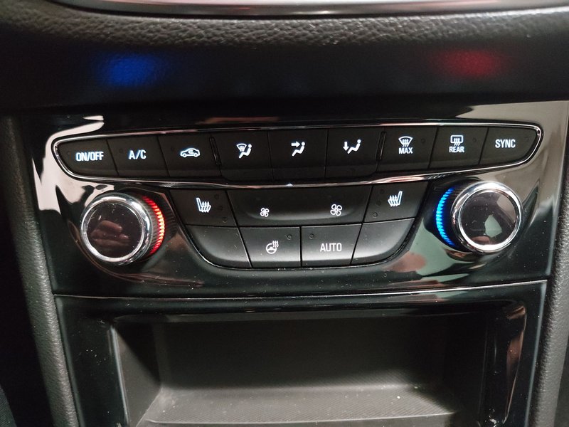 Opel Astra Sports Tourer Elegance automatik • krovni otvor • LED — 20