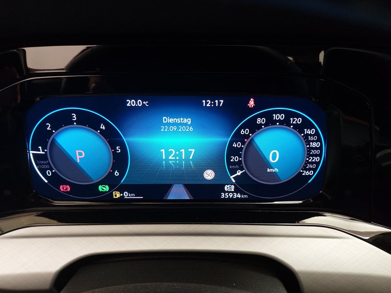 Volkswagen Golf 2.0 TDI automatik Life • ACC • LED — 21