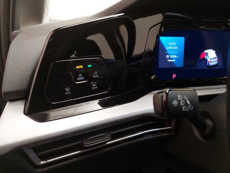 Volkswagen Golf 2.0 TDI automatik Life • ACC • LED — 7