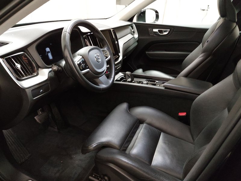 Volvo XC60 B4 D AWD automatik Plus Bright • ACC • 360° kamera — 6