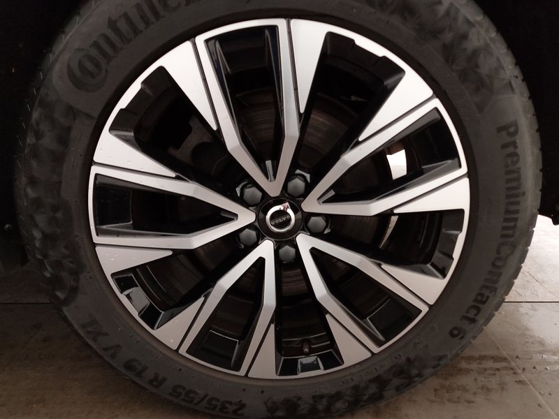 Volvo XC60 B4 D AWD automatik Plus Bright • ACC • 360° kamera — 8