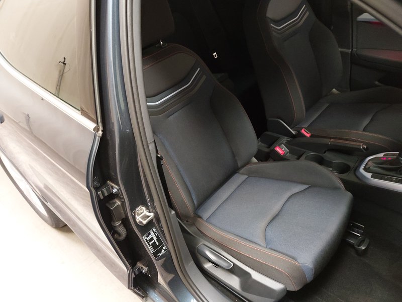 SEAT Arona 1.0 TSI automatik FR-Line • Full LED • ACC — 10