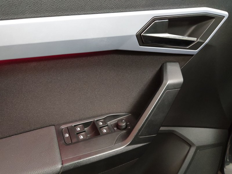 SEAT Arona 1.0 TSI automatik FR-Line • Full LED • ACC — 5