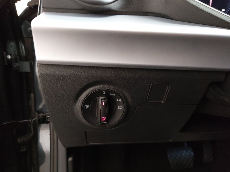 SEAT Arona 1.0 TSI automatik FR-Line • Full LED • ACC — 7