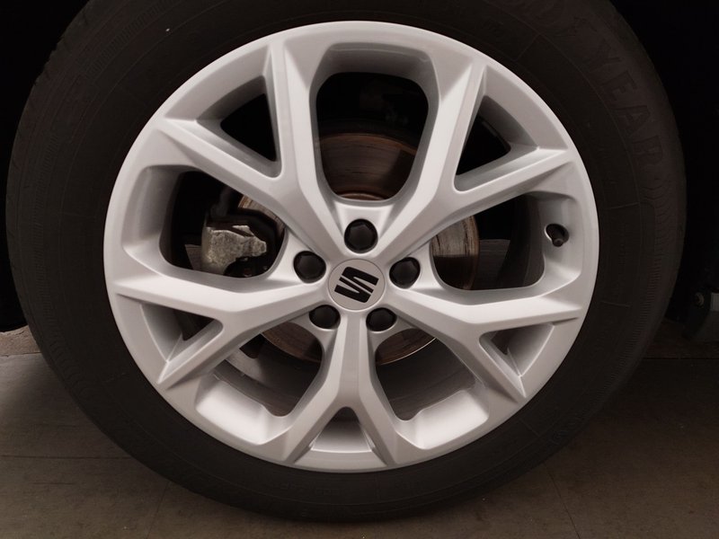 SEAT Arona 1.0 TSI automatik FR-Line • Full LED • ACC — 8