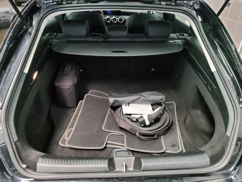 Mercedes-Benz CLA 250 e Shooting Brake automatik • LED • digitalni instrumenti — 12
