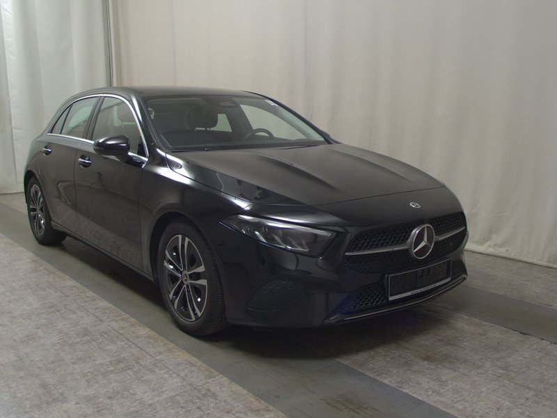 Mercedes-Benz A 200 d automatik Progressive • ACC • Full LED — 3