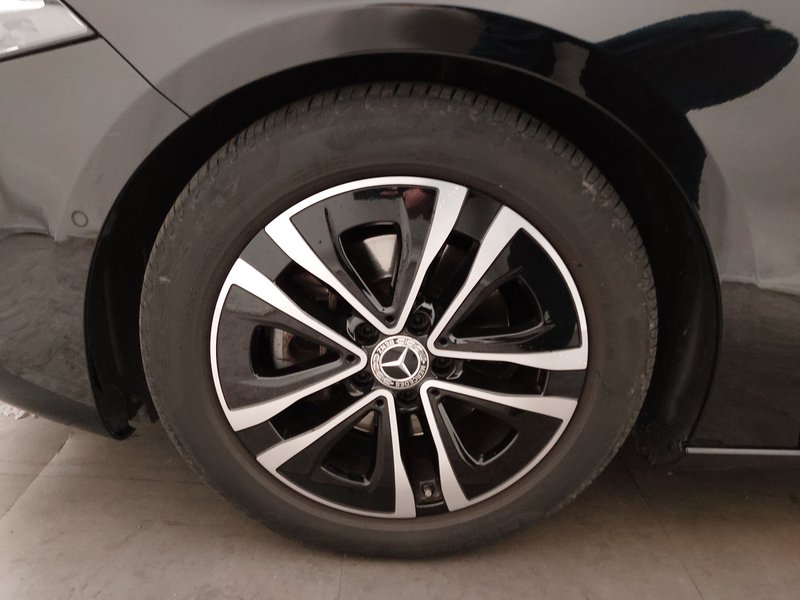 Mercedes-Benz A 200 d automatik Progressive • ACC • Full LED — 8