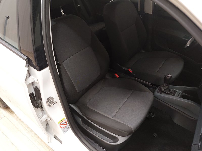 Škoda Fabia 1.0 • AHK — 10